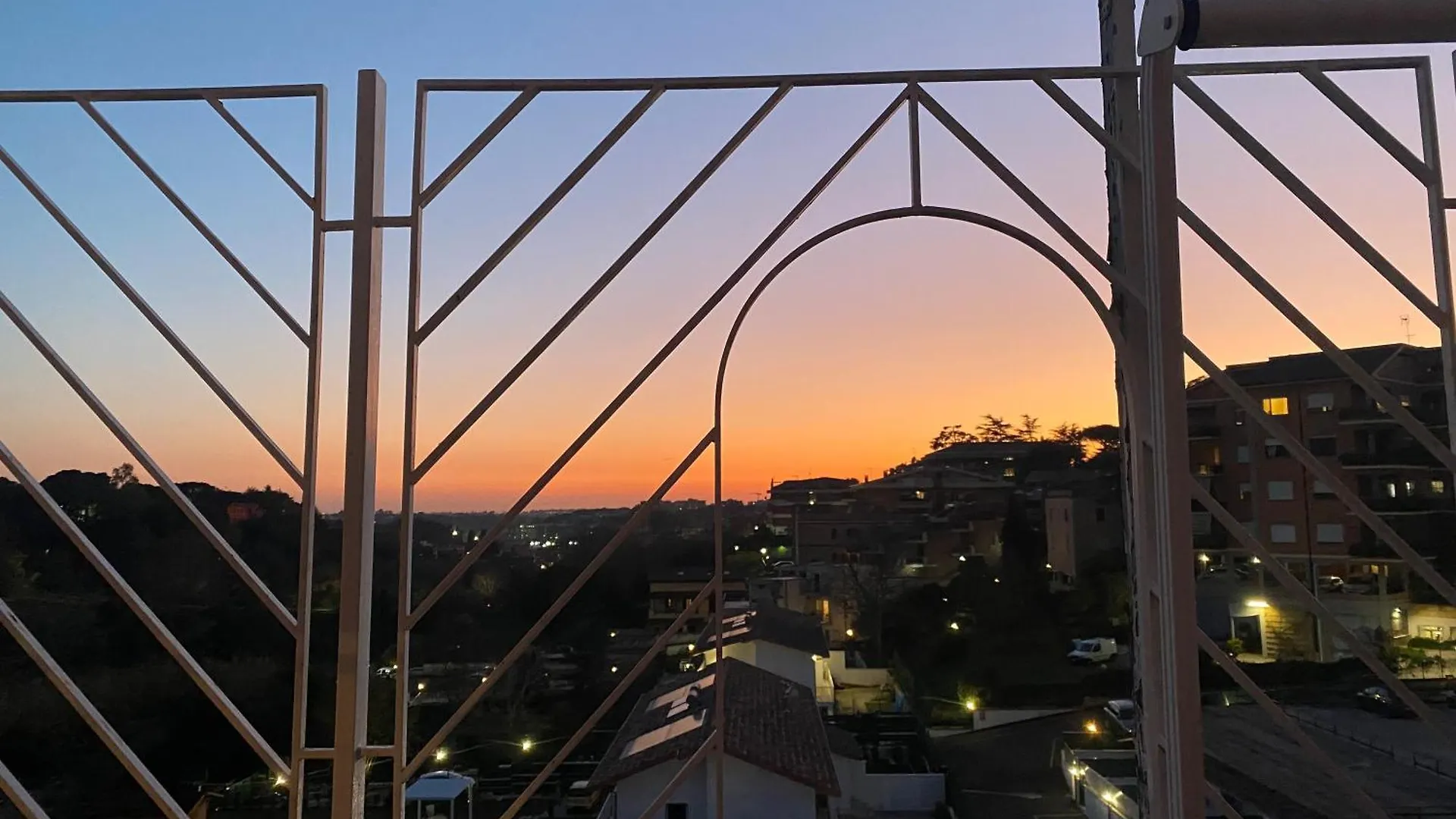 Tiziana'S Terrace - Pet Friendly Apartment Rome Italy