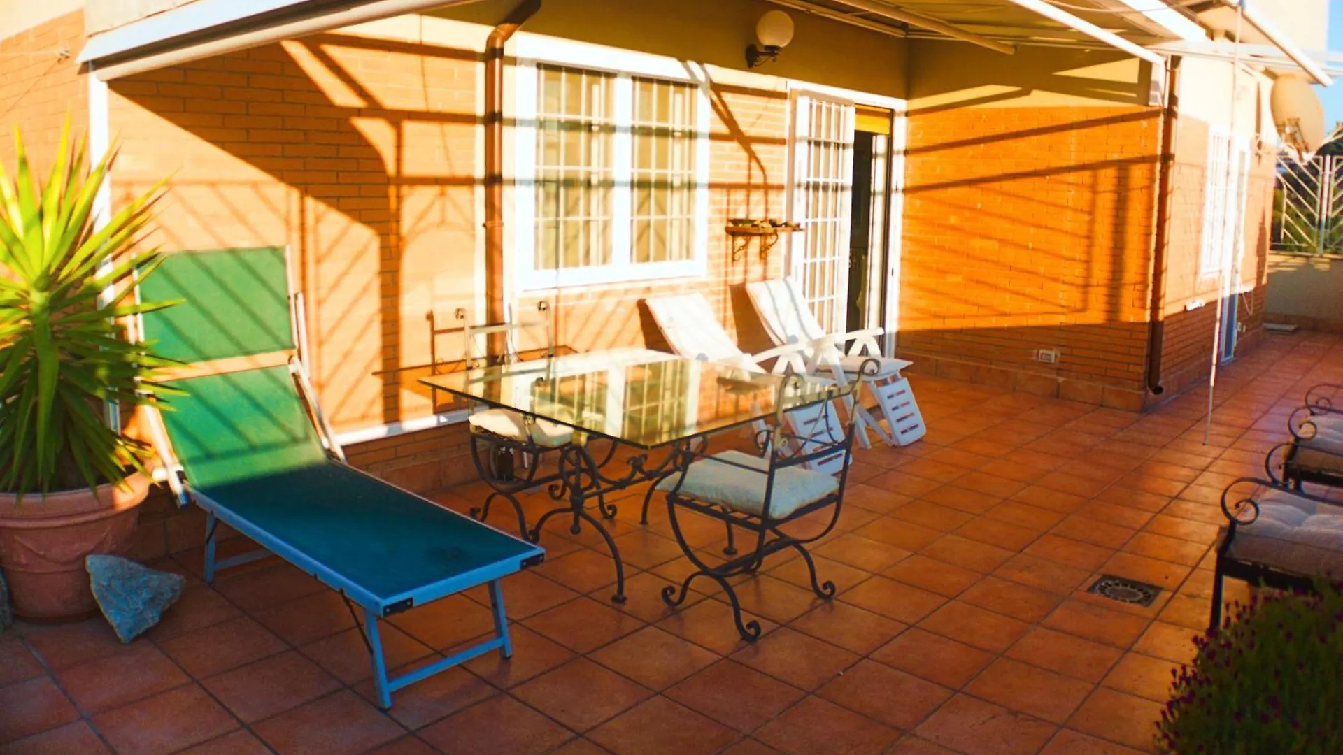 Tiziana'S Terrace - Pet Friendly Apartment Rome Italy